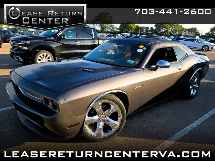 2014 Dodge Challenger SXT photo 1