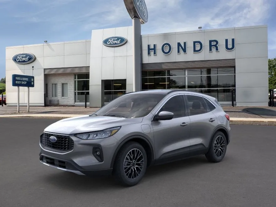 2025 Ford Escape Titanium photo 1