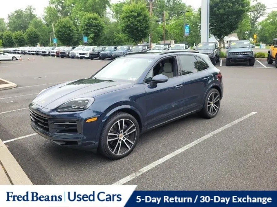 2024 Porsche Cayenne Base photo 1