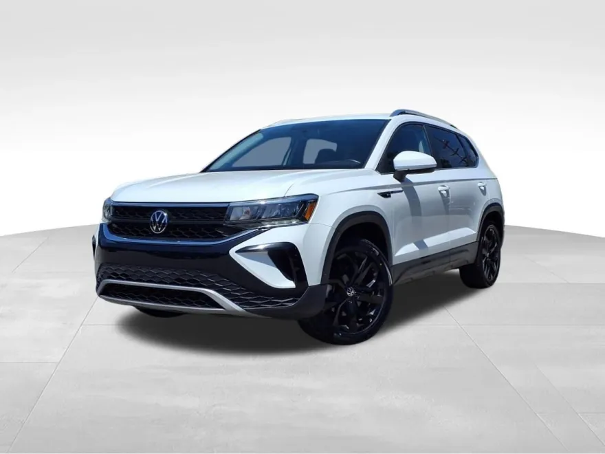 2022 Volkswagen Taos SE photo 1