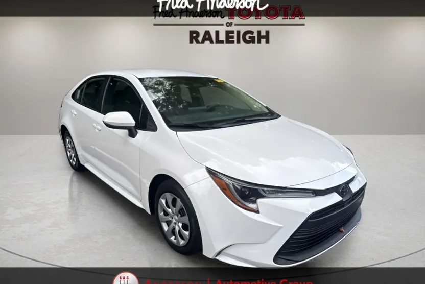 2024 Toyota Corolla LE photo 1
