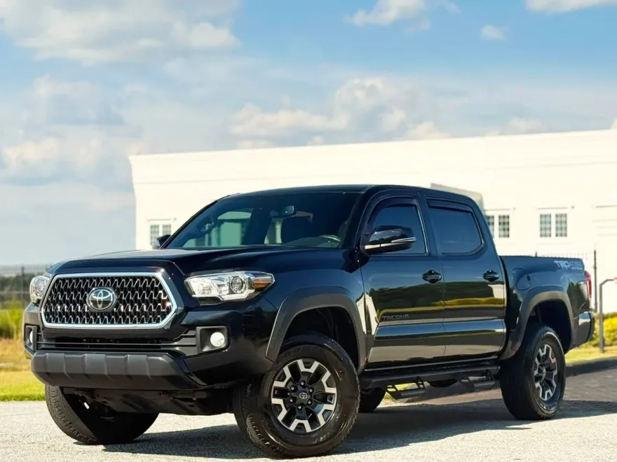 2019 Toyota Tacoma Double Cab TRD Off-Road photo 1