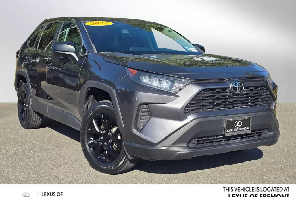 2022 Toyota RAV4 LE photo 1