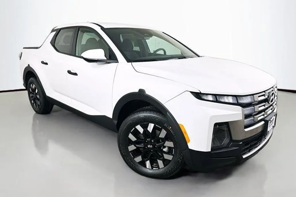 2025 Hyundai Santa Cruz SE photo 1