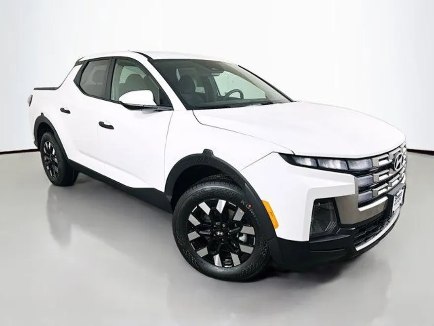 2025 Hyundai Santa Cruz SE photo 1