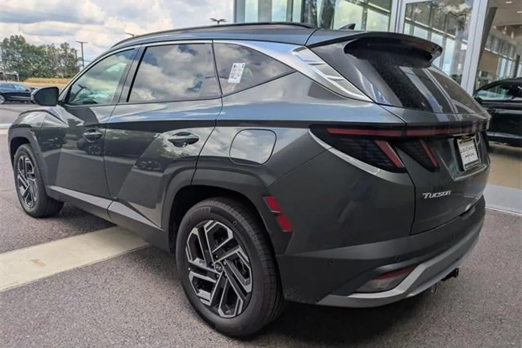 2025 Hyundai Tucson Hybrid Limited photo 1