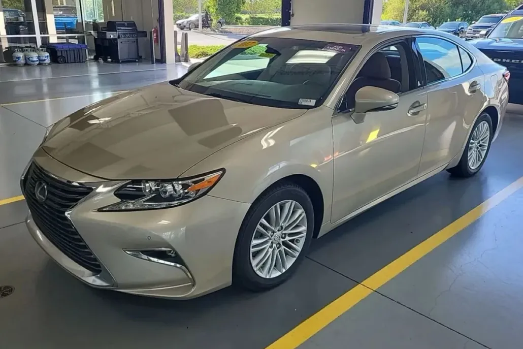 2017 Lexus ES 350 photo 1