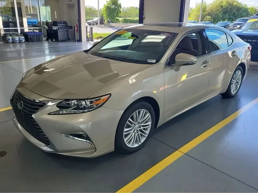 2017 Lexus ES 350 photo 1