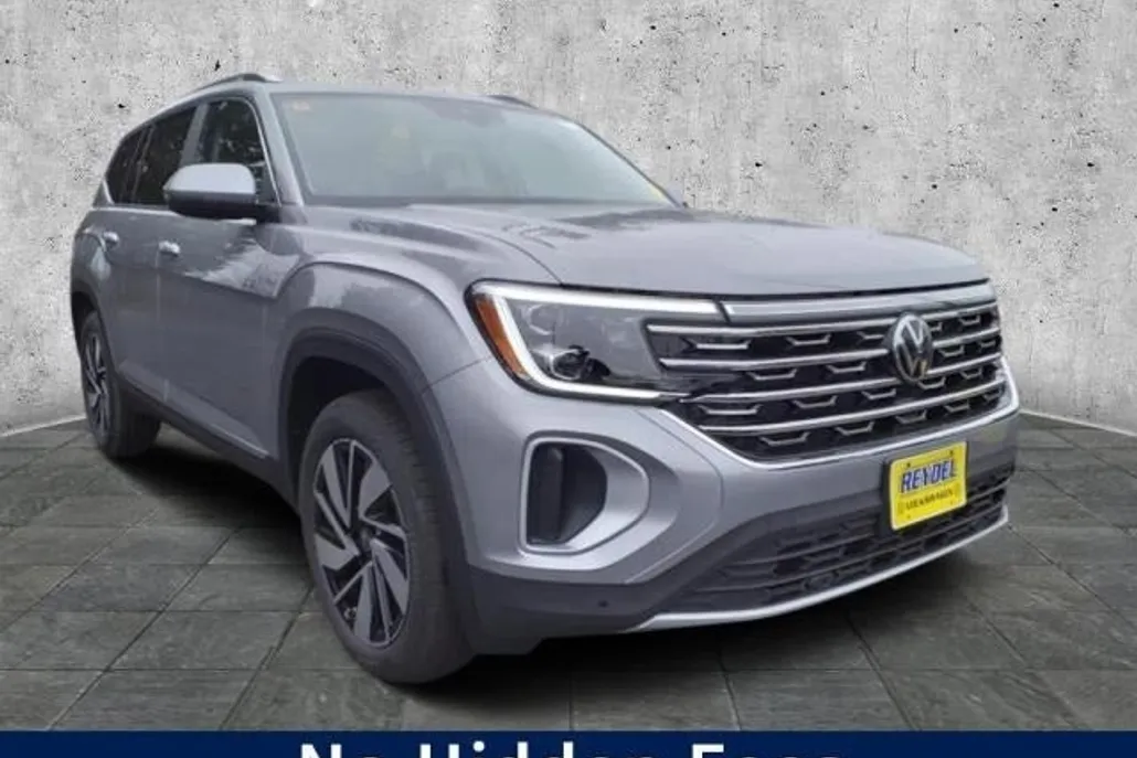 2024 Volkswagen Atlas SEL photo 1