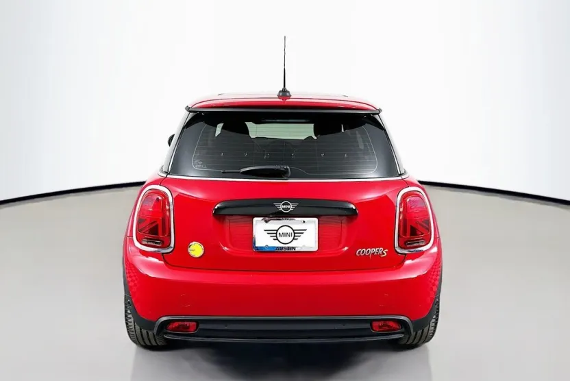 2024 Mini Cooper SE Signature photo 1