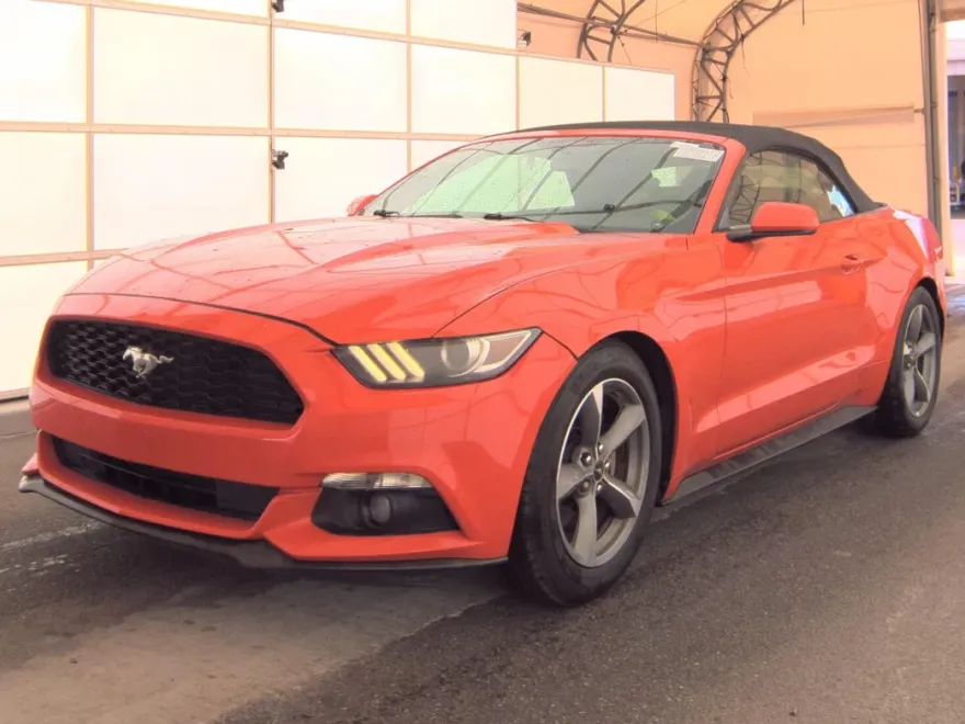 2016 Ford Mustang V6 Convertible photo 1