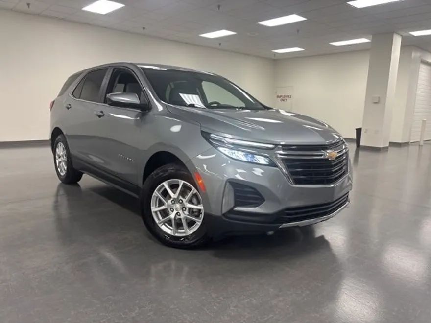 2023 Chevrolet Equinox LT photo 1