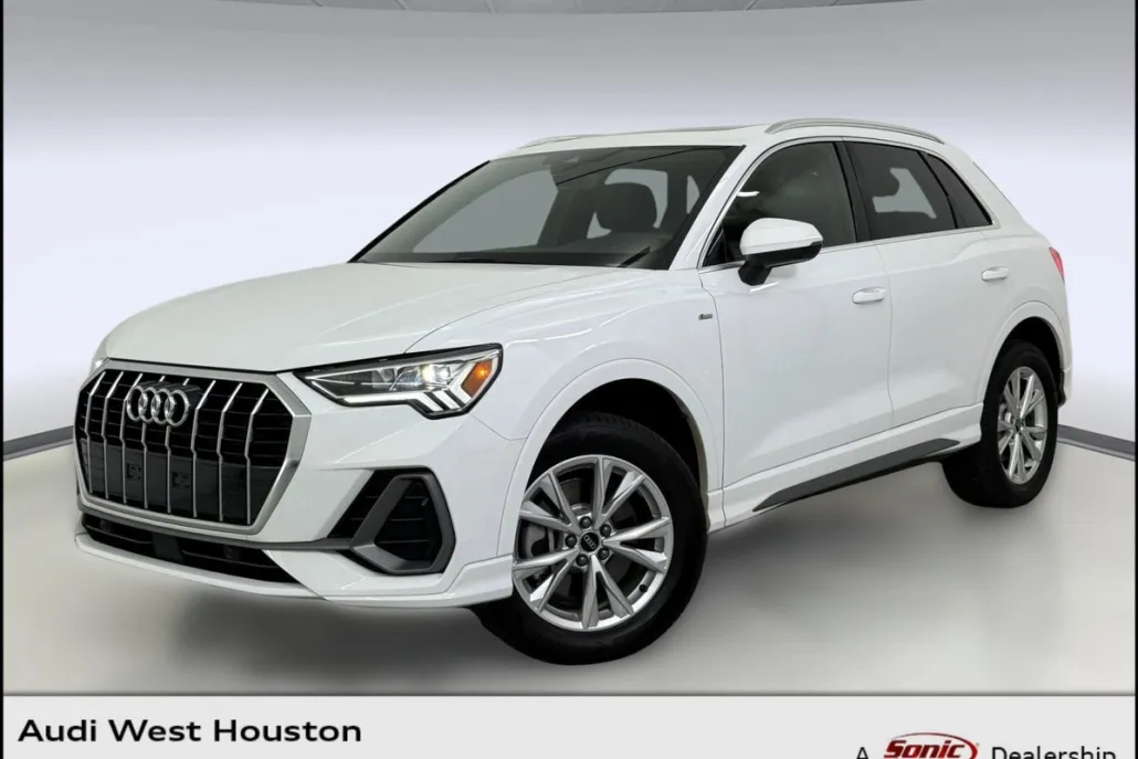 2024 Audi Q3 S line Premium photo 1