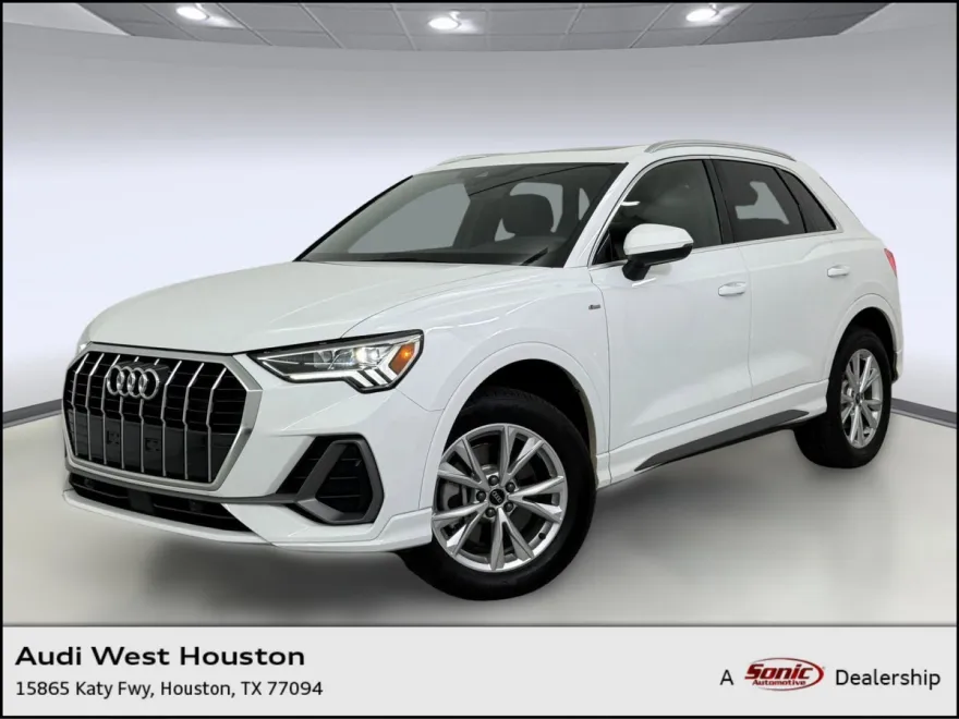 2024 Audi Q3 S line Premium photo 1