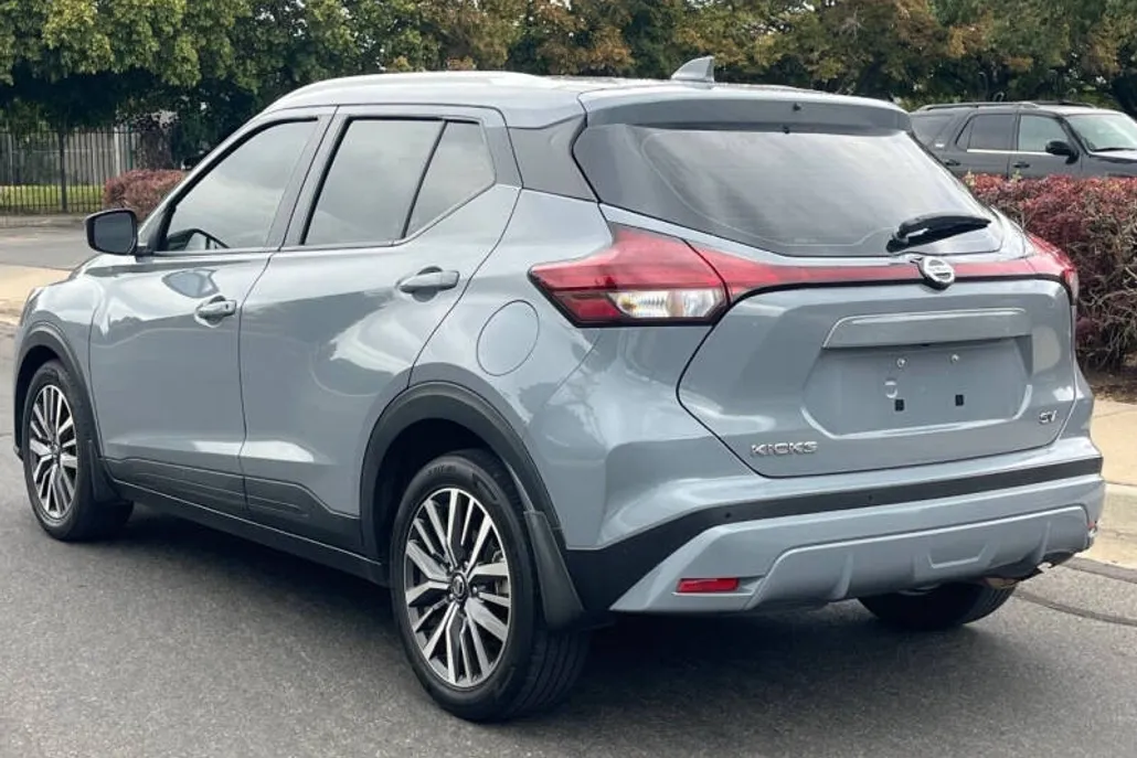 2021 Nissan Kicks SV photo 1