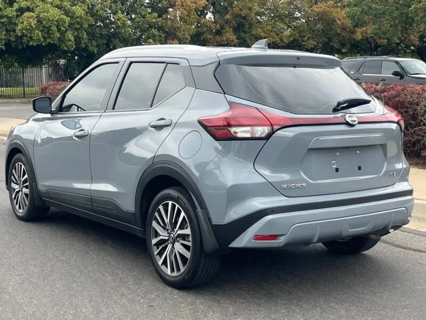 2021 Nissan Kicks SV photo 1