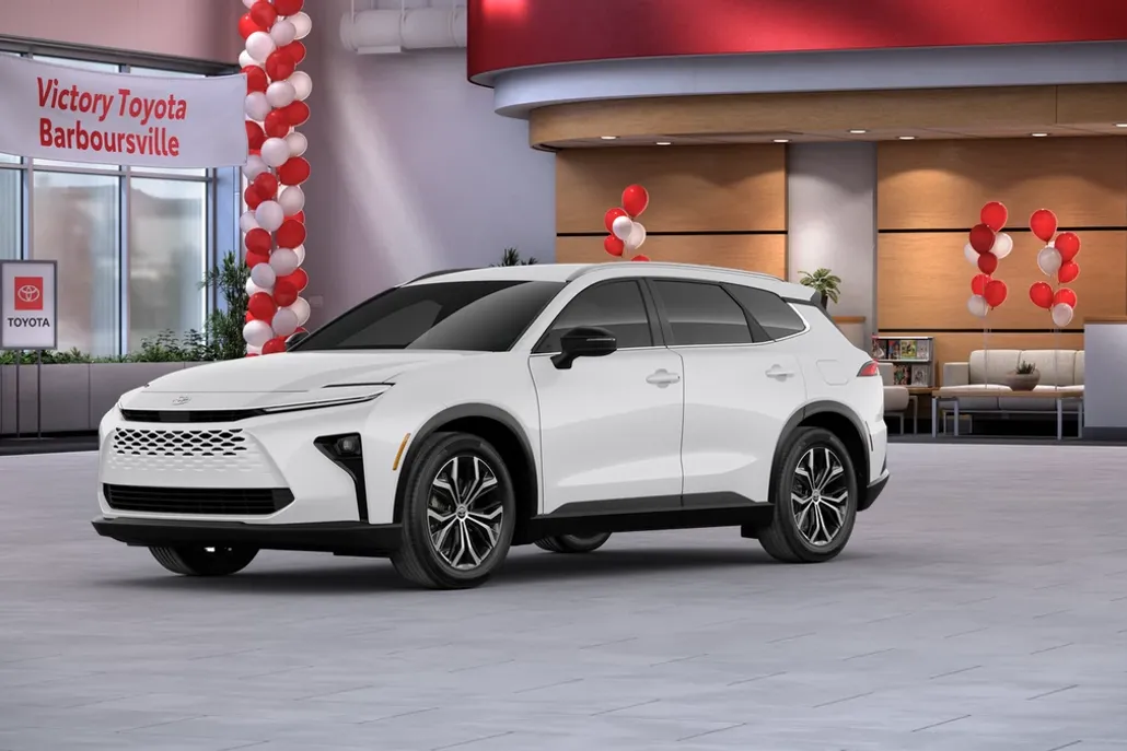 2025 Toyota Crown Signia XLE photo 1