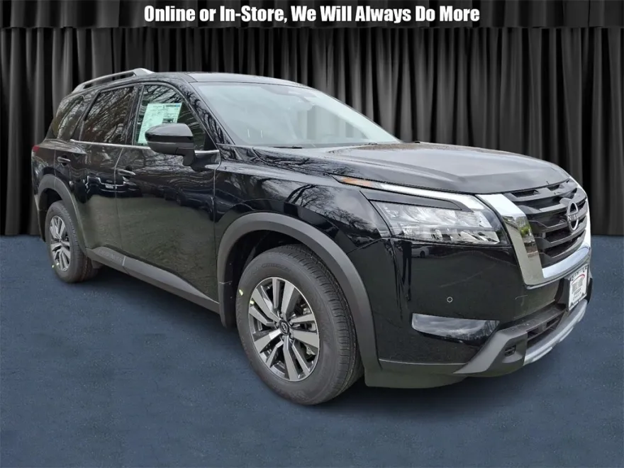 2025 Nissan Pathfinder SL photo 1