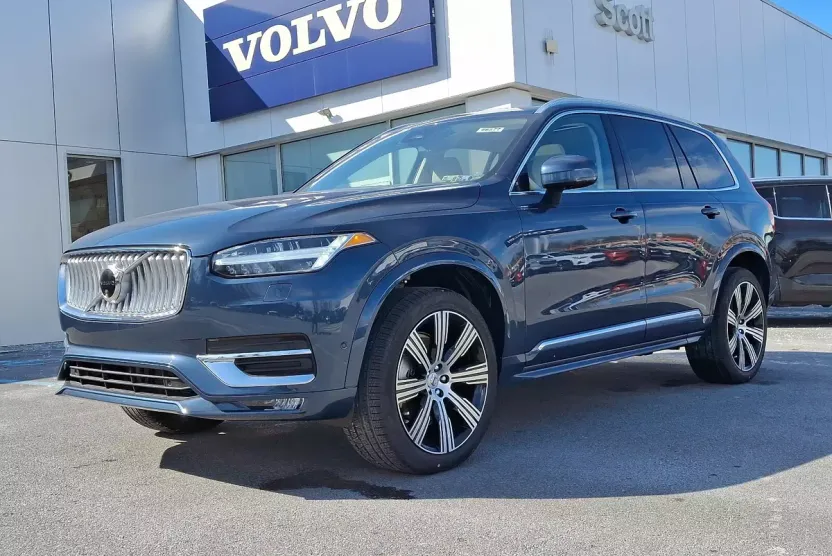 2025 Volvo XC90 Plus photo 1