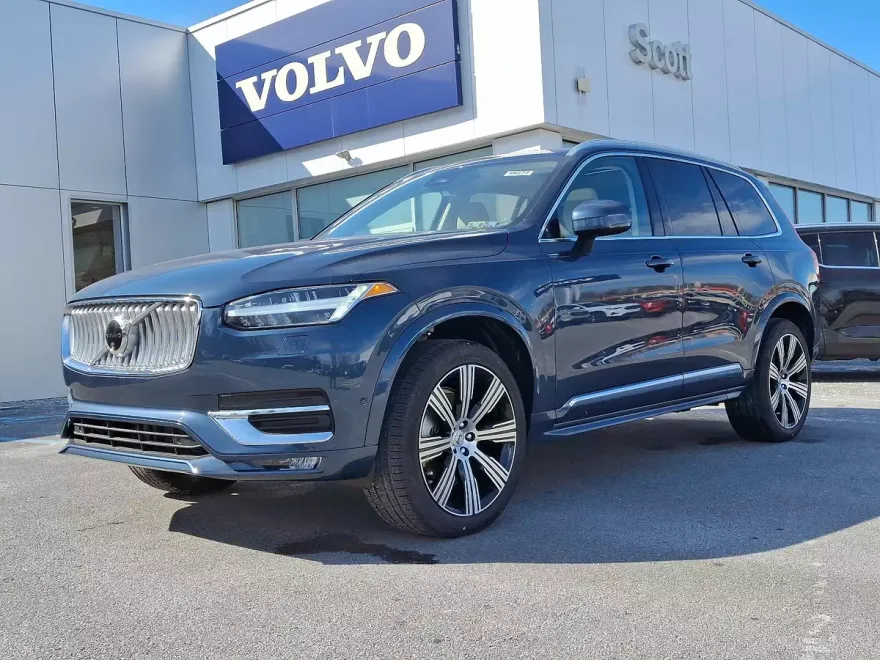 2025 Volvo XC90 Plus photo 1