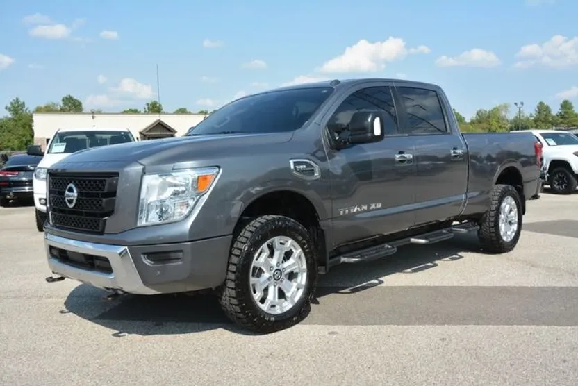 2021 Nissan Titan SV photo 1