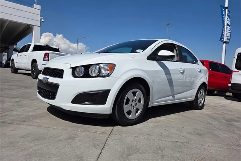 2015 Chevrolet Sonic LS photo 1