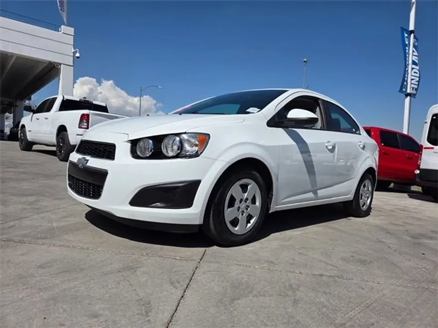 2015 Chevrolet Sonic LS photo 1
