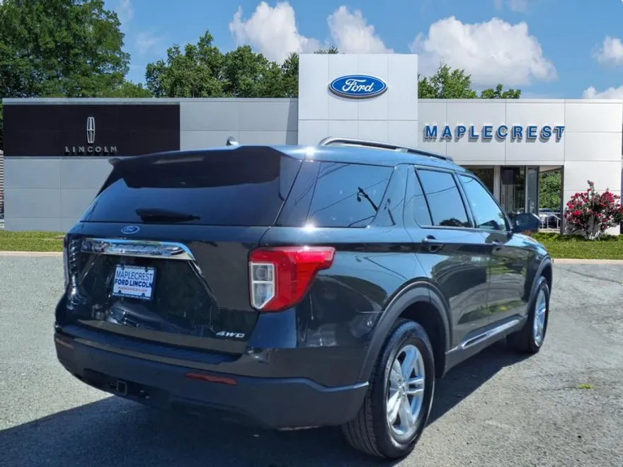2022 Ford Explorer XLT photo 1
