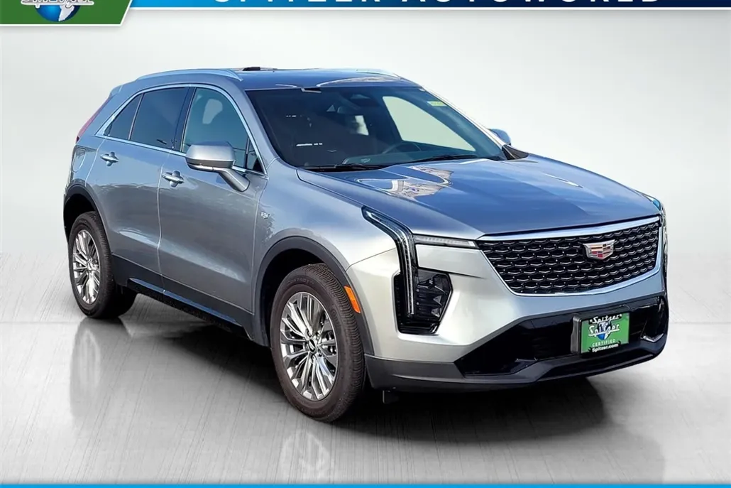 2024 Cadillac XT4 Premium Luxury photo 1