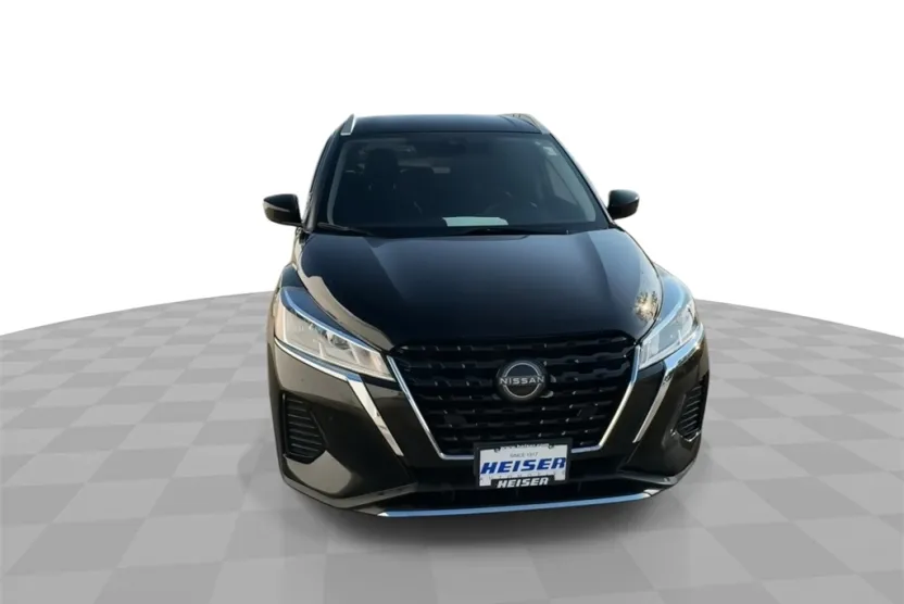 2022 Nissan Kicks SV photo 1