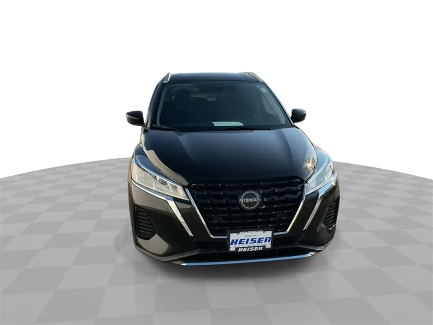 2022 Nissan Kicks SV photo 1