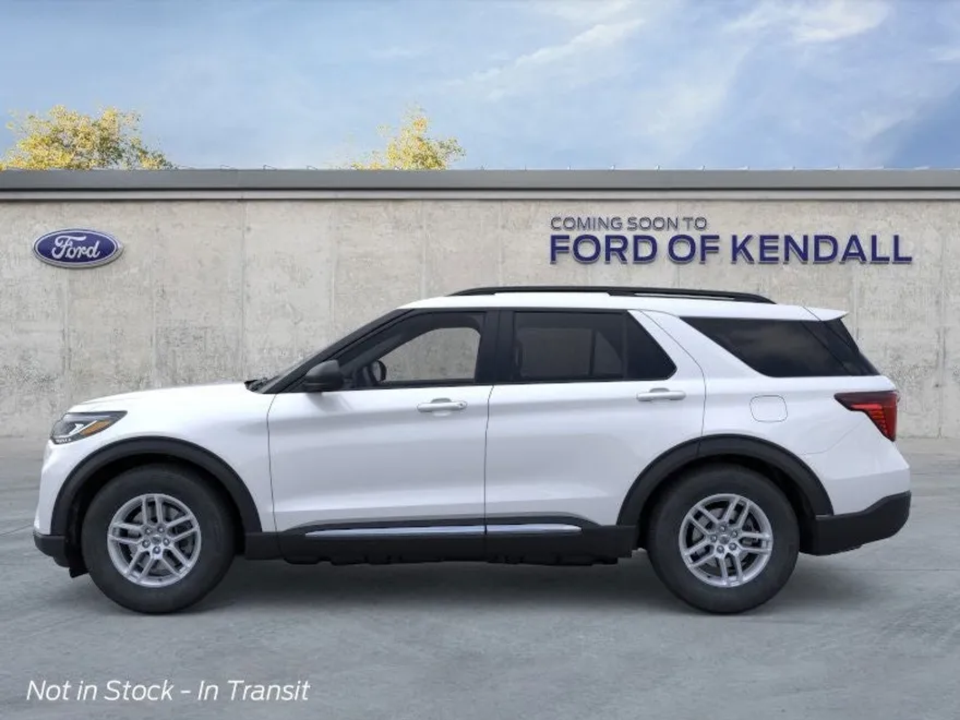 2025 Ford Explorer photo 1