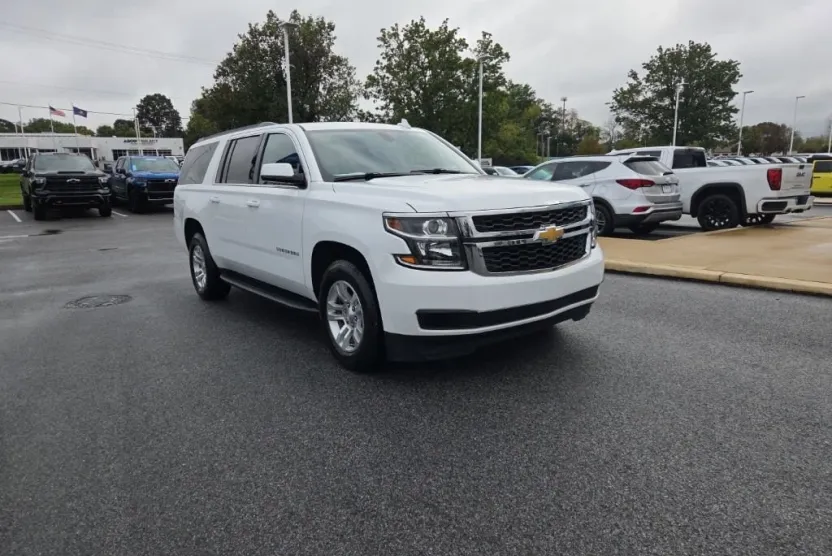 2020 Chevrolet Suburban LS photo 1