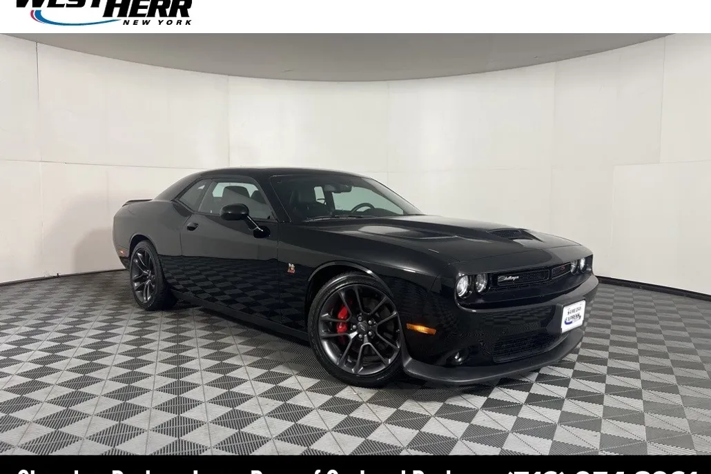 2022 Dodge Challenger R/T Scat Pack photo 1
