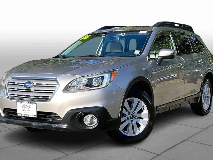 2016 Subaru Outback 2.5i Premium photo 1