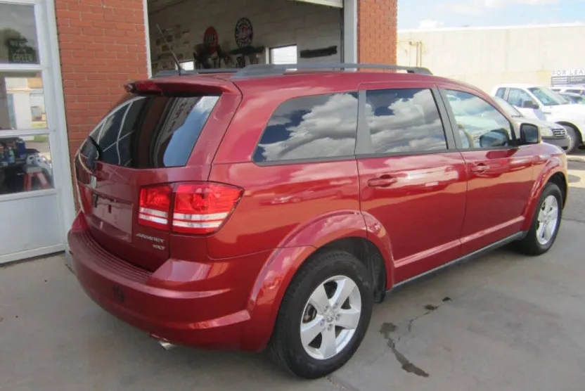 2010 Dodge Journey SXT photo 1