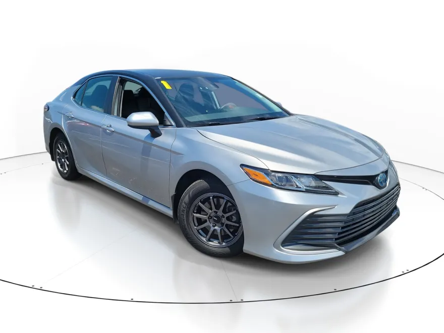 2021 Toyota Camry Hybrid LE photo 1