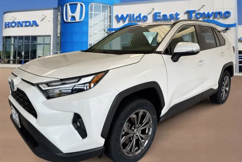 2022 Toyota RAV4 Hybrid XLE Premium photo 1