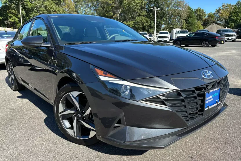 2023 Hyundai Elantra SEL Convenience photo 1