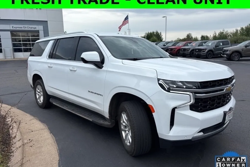 2022 Chevrolet Suburban LS photo 1