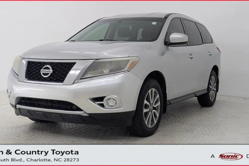 2013 Nissan Pathfinder S photo 1