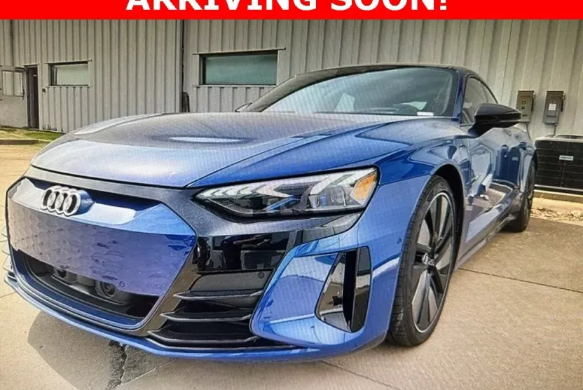 2023 Audi e-tron GT Prestige photo 1