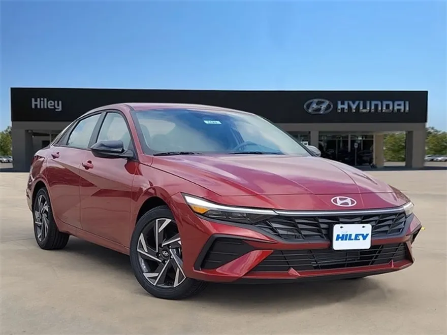 2025 Hyundai Elantra SEL Sport photo 1