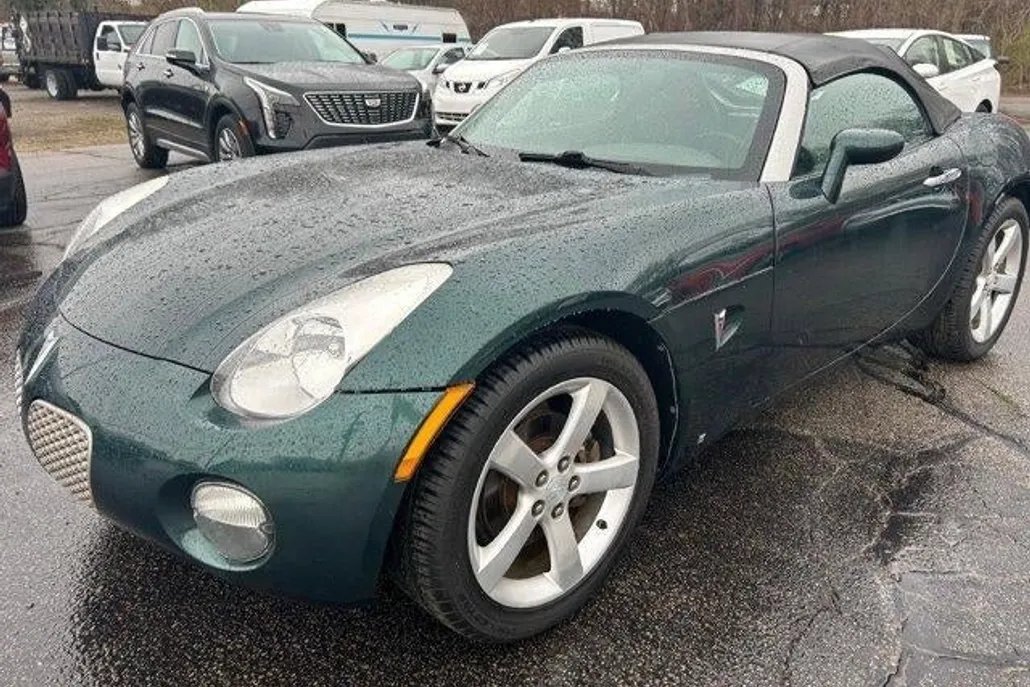 2008 Pontiac Solstice Base photo 1