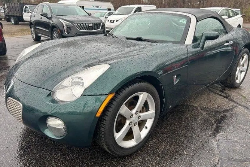 2008 Pontiac Solstice Base photo 1