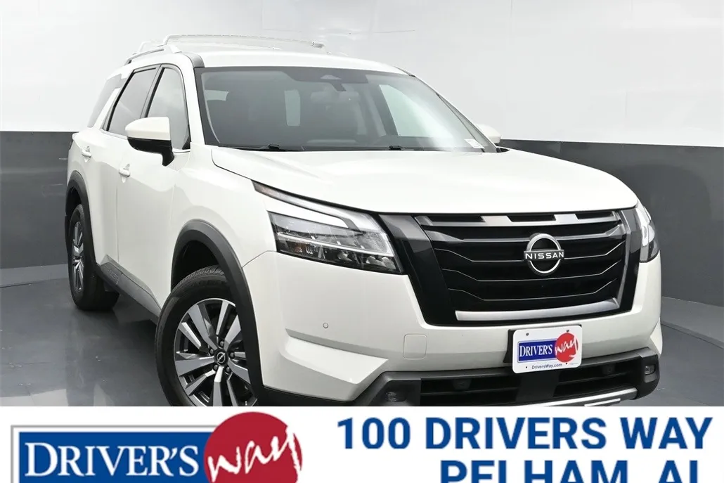 2022 Nissan Pathfinder SL photo 1