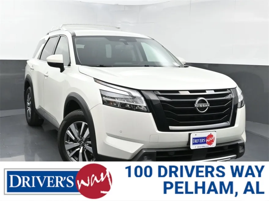 2022 Nissan Pathfinder SL photo 1