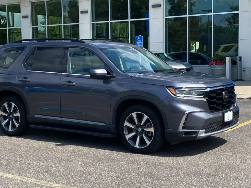 2025 Honda Pilot Elite photo 1