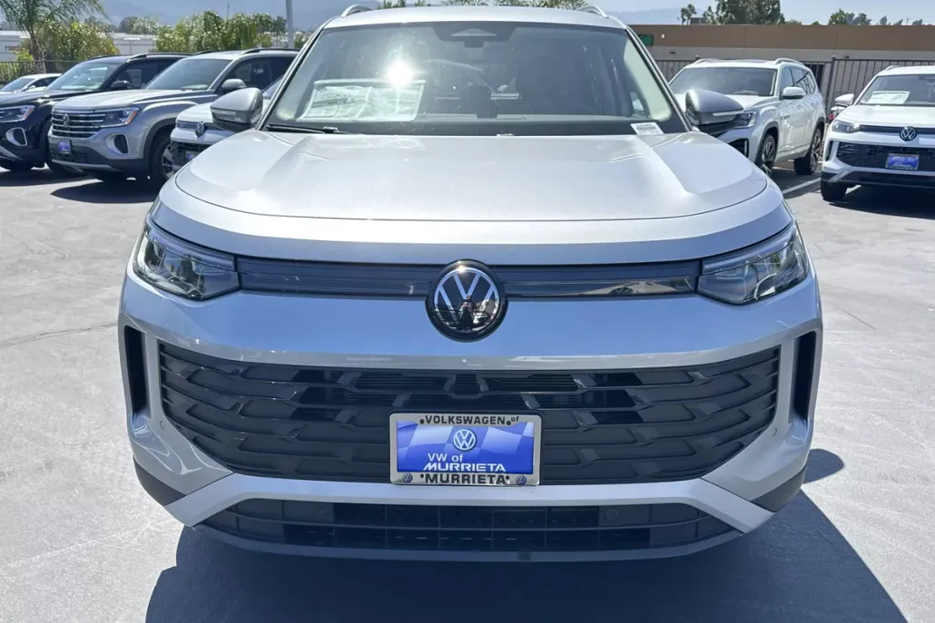 2025 Volkswagen Tiguan S photo 1