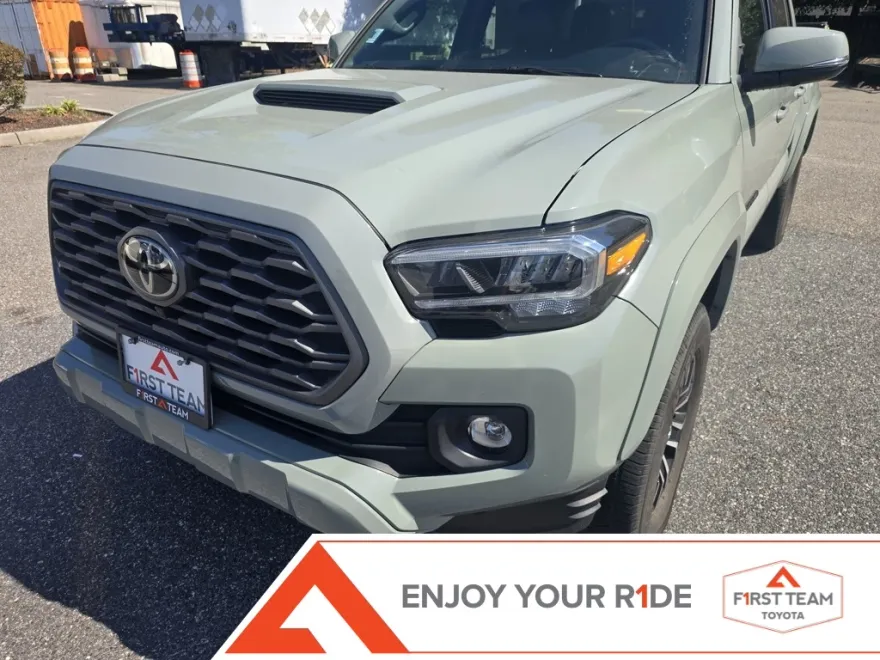 2022 Toyota Tacoma TRD Sport photo 1